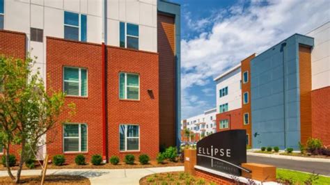 It has building amenities including fitness center, package service, residents lounge, swimming pool, storage, and business center. . Ellipse urban apartments